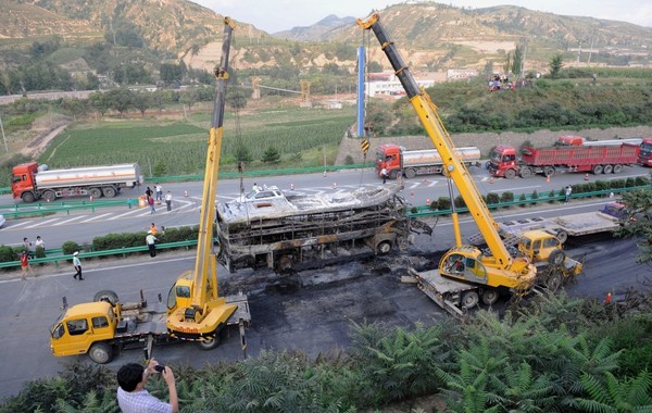 吊車事故司機需要承擔責任嗎,大吊車事故  第2張